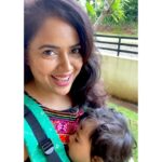 Sameera Reddy Instagram - 💚Nyra and I are loving our Kiro Soul Basic! @soulslings_india 💚 If you've been seeing Nyra happy in her carrier and are looking for an easy to use and affordable option to start babywearing too, Soul Basic is super comfortable for babies 6 months and older! . #soulslings #soulbabycarrier #soulbasic #babywearing #madeinindia #vocalforlocal Goa