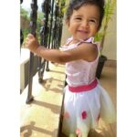 Sameera Reddy Instagram – 🎶its gonna be a lovely day🌈Hello Monday🌼 #naughtynyra #happy #mondaymotivation #momlife #motherhood #babygirl #keepingitreal ❤️