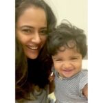 Sameera Reddy Instagram - Mother Daughter conversations 😍❤️ #naughtynyra #messymama #motheranddaughter #momlife #motherhood #fun #moments #imperfectlyperfect #keepingitreal 🌈