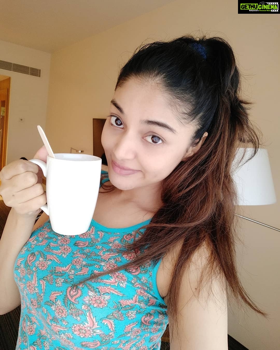 Sanam Shetty Instagram - DONT rest till ur Good is BETTER and ur Better is BEST! Good Morning ya'll†#mondaymotivationđȘ #newme #nofilterselfie #freshfaced #iamallineedđ #angelsam†Hyderabad