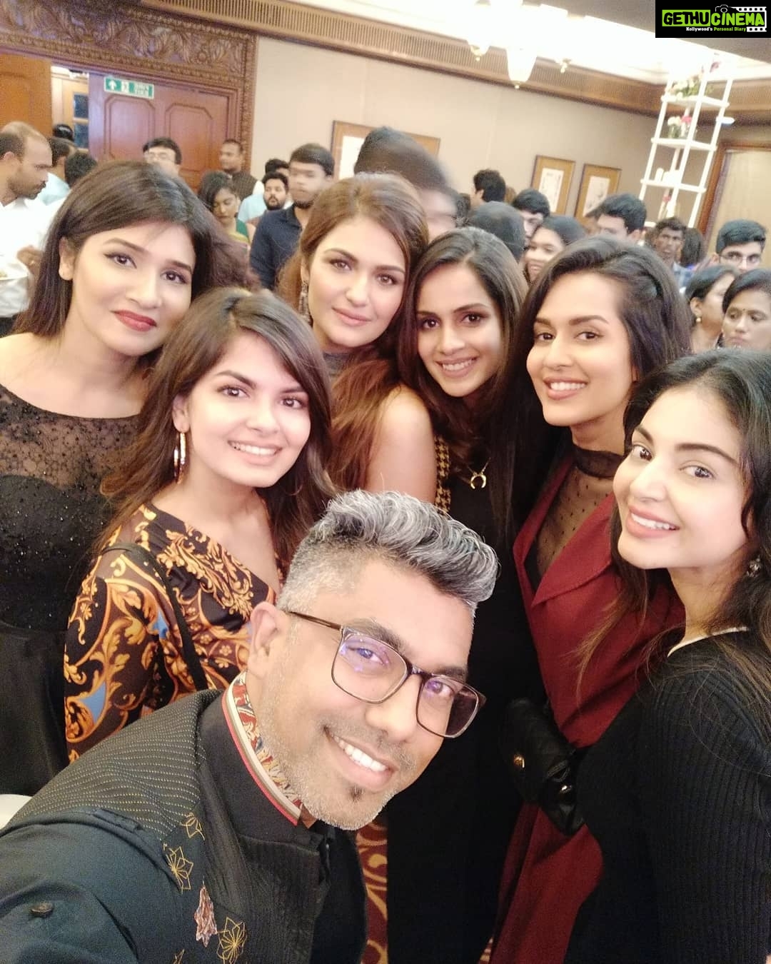 Sanam Shetty Instagram - Too much fun leads to too many pix😄💃 that was one helluva launch event Karthik and Hema🤗🙌 Congratulations for the grand launch of Entwined ✌ #calendarlaunch #funwithfriends #thefashioncircuit #angelsam❤
