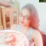 Sanam Shetty Instagram - It's a bessed Monday for a lot of reasons 😘 but mainly cuz I dint hv to wake up early😁 lazy me enjoying my first protein fix for the day! big bowl of oats, sprouts and of course eggs🍳 Hope u guys get thru the day real smooth ❤🤗 #dayforlove💞 #brunching #mondaysdontsuck #mykindofday #geturprotein #angelsam❤