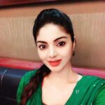 Sanam Shetty Instagram - Christmas colors 🌲 ❤💚 Happy Sunday folks🤗 #christmasspirit #sundaymovietime #angelsam❤