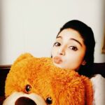 Sanam Shetty Instagram - Thank God It's Friday! Thank God It's Pack-up! Thank God I have u my giant Butter Scotch! Gonna huggg u to death (Thank God ur not alive😁)🤗❤ thank u @tharshan_shant u just gifted me the perfect therapy🤗🤗 Have an funfilled weekend peeps🤘🤘💗 #tgifridays #goofingaround😜 #bestgiftever #thankgodforeverything