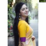 Sanam Shetty Instagram - In a world where you can be anything, Be Kind💛 Shot by @drx.photography #twilighthues #sunsets #sunlit #yellowlove