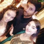 Sanam Shetty Instagram – Happy Silver Jubilee Celebrations to Trident Arts🤘🤘Happy birthday Ravi sir🎁🎂 beautiful birthday celebrations 🎆 
#tridentarts #filmsandfriends #leelapalacechennai #angelsam❤