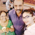 Sanam Shetty Instagram - Parents are the only ones obligated to love u and they do it unconditionally🤗🤗 But if ur lucky enough to earn a love from tat someone as close to this then treasure them for life!!Never let them go😁❤ #momndad #purelove #visitinghome #angelsam❤