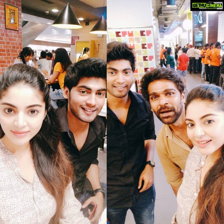 Sanam Shetty Instagram - Fun evening with ma buddies @tharshan_shant and @praveen2actor at Palazzo watching 'First Man'🤗🤗 #sundaymovietime #firstman #angelsam❤