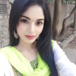Sanam Shetty Instagram - Someday someone is going to look at u like ur the best thing in the world. And for him u will be! ❤ Happy morning lovelies 🤗🌸 #sweetlovequotes #angelsam