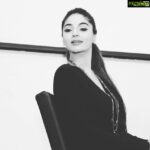 Sanam Shetty Instagram - Reminder. Ladies. Chin Up! Always! ❤🤗 #timetosparkle #beproudofyourself Follow me for more @sam.sanam.shetty ❤ #angelsam