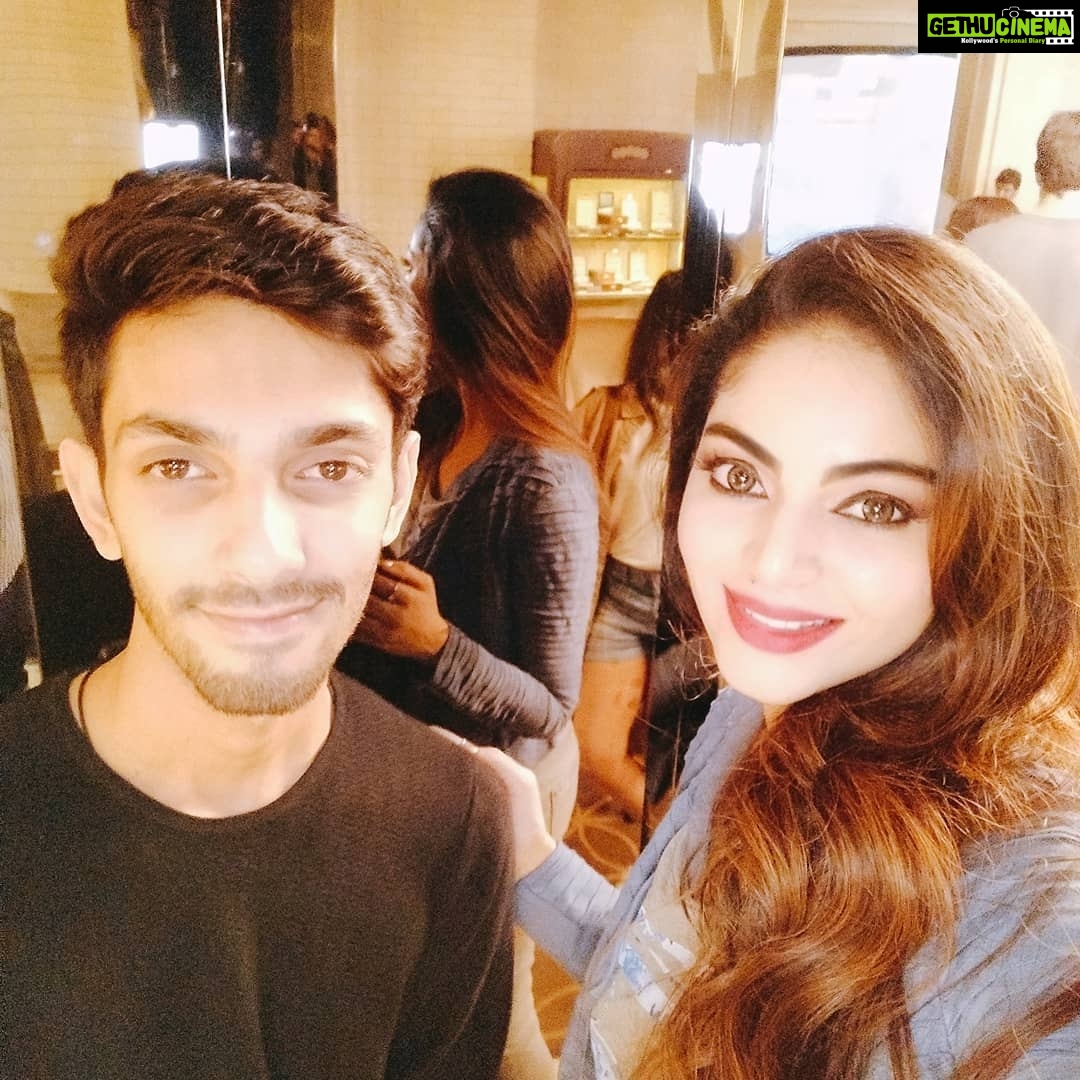 Sanam Shetty Instagram - When the evening is so dazzling and it happens on a Saturday I'm bound to have some funššā¤ swipe left for moreš¤ #zingbyawards #fashionandfilms #angelsamā¤