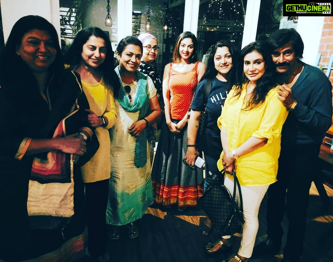 Sanam Shetty Instagram - It's not everyday tat u catch them all under one roof..the divas..the unbelievably talented beauties😍😀 @khushsundar @s_maniratnam1957 Lizzy mam, Ambika chechi, Poornima mam it was a delight to meet u all.. 😘 #tamilcinemaheroines #inspirations #actressgoals Follow me for more @sanam_setty ❤