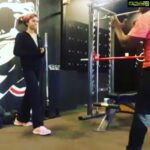 Sanam Shetty Instagram – And wen m bored I kick some ass too👊💪 at least trying to.. Try not to laugh OK? 😁😁 #fridayfun #learningstunts #actiongirl 
Follow me for more @sanam_setty ❤
#v2vsanamshetty #angelsam
