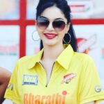 Sanam Shetty Instagram - CSK!! 💛💛🙅 #yellowforever 💛💛 #iplfinals2018 #cupisoursthisyear #v2vsanamshetty #angelsam Follow me for more @sanam_setty 💝