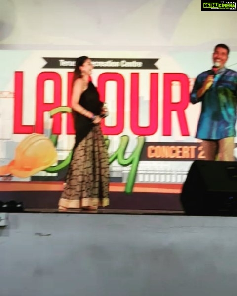 Sanam Shetty Instagram - #funonstage #laboursday 💛💚💜