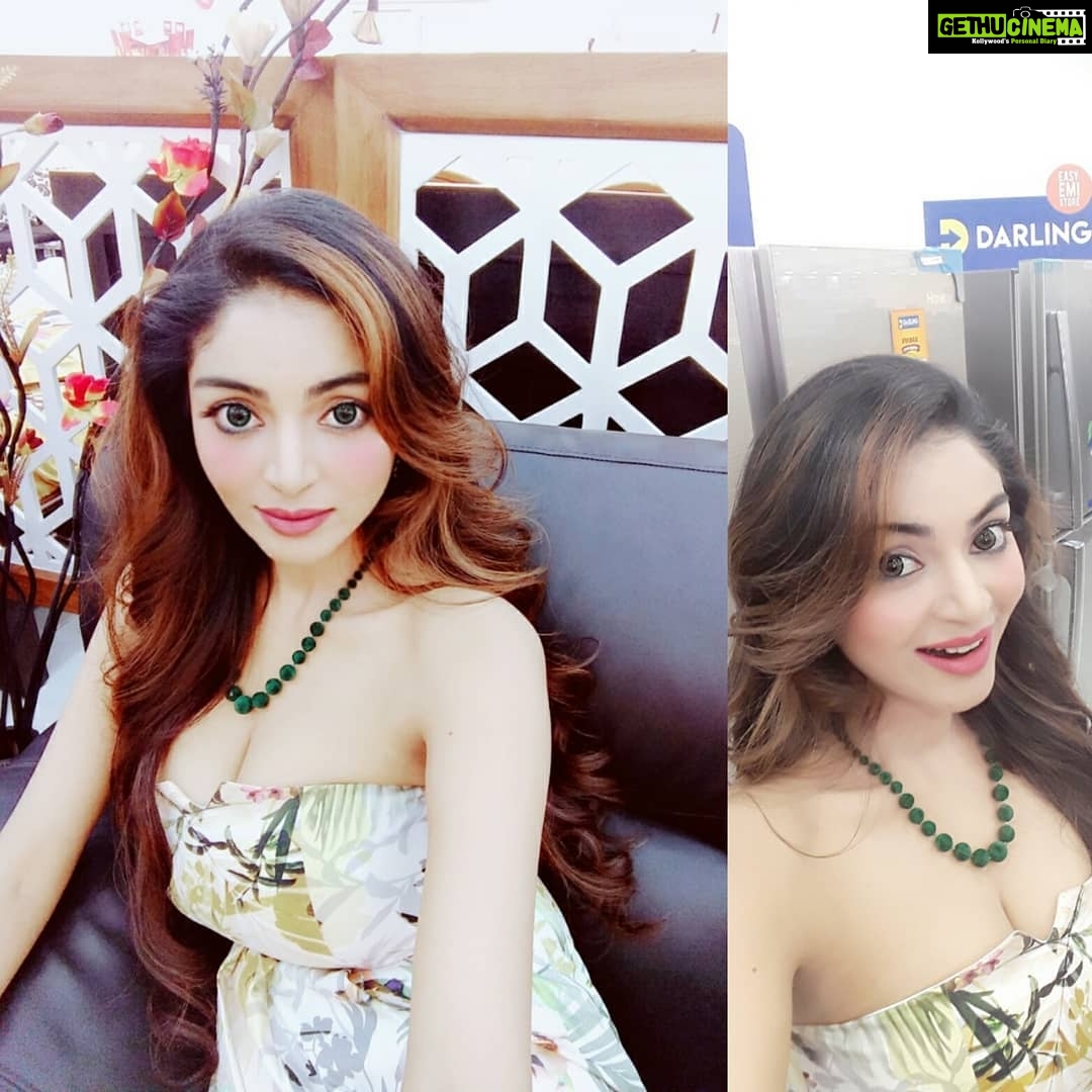 Sanam Shetty Instagram - Endorsement for Darling Electronics #adshoot 😊