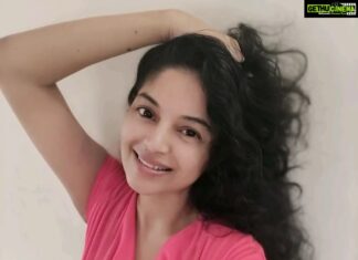 Sanam Shetty Instagram - Summa oru selfie Have a lovely evening ya'll ✨ #mondayfeels