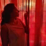 Sanam Shetty Instagram - If you have no shadows then ur not standing in the light ! Concept Art by @drx.photography ✨ #lightsandshadows #conceptphotography #red #silhouttes #photoshoot #sanam #sanamshetty #artofinstagram #shotart #gridartist