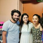 Sanam Shetty Instagram - Refreshing evening with buddies @sindhukruthika @neerajabose @rahuldev1177 Karthik ✨✨ And ofcourse star of the evening..this cute Kittie named Whisky 💕 🐈 #sundays #funwithfriends