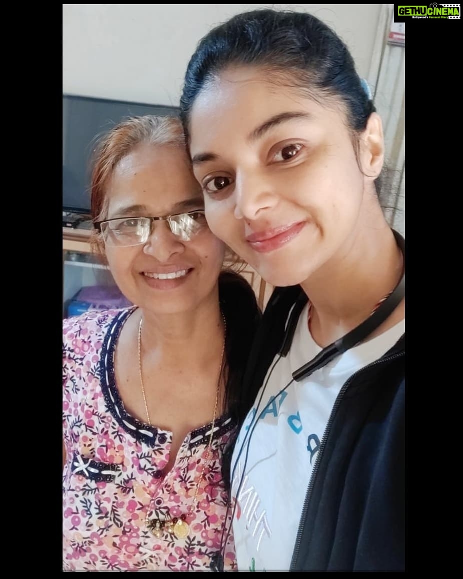 Sanam Shetty Instagram - My pillar of support. My best motivator and my best critic. My lifeline❤️ Thanks for being there for me mamma. God bless you with the best of health, happiness and many many more years of tolerating me 🤗 Happy Mother's Day wishes to you and all the supermoms out there 🌟💞 #happymothersday #lifecreators #lifelines💕