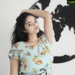 Sanam Shetty Instagram - Shake off the weight of the world from your shoulders! Pc @drx.photography #breathe #stressfreefridays #peppyvibes #summerflorals🌺🌸🌼