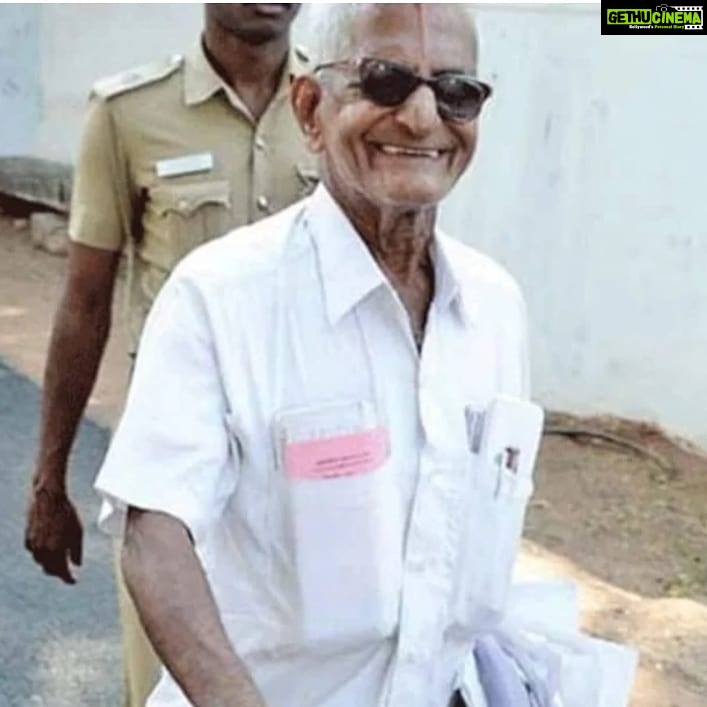 Sanam Shetty Instagram - The fierce spirit of this gentleman will never die! Inspiration for social activists & vigilante of justice who kept govt authorities on their toes. Thank you for your lifelong service sir🙏 May your soul rest in peace. Condolences to the family. #RIPTrafficRamasamy