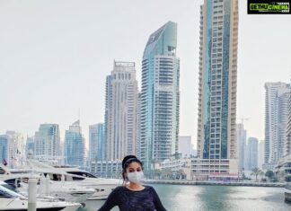 Sanam Shetty Instagram - HOPE is the only thing stronger than Fear! #marinawalkdubai #wearmasks😷 #staysafe #staystrong