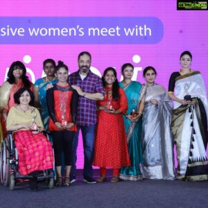 Sanam Shetty Instagram - Kanavula kooda nanekaadhadhu indru nadandhadhu ! 

Extremely honoured to receive the prestigious 'PEN SAKTHI VIRUDHU' from the legend Kamal Hassan @ikamalhaasan sir himself.

To be awarded on the day we celebrate the Power of Women, is truly an unforgettable moment.

We are and we will continue to be strong together.

#pensakthi #magalirthinam #ulaganayagan #kamahassan #staystrong #newchange #unitedtogether