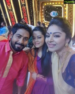 Sanam Shetty Instagram - Peek - a - boo! ❤️❤️❤️

Dazzling celebrations with @aariarujunanactor @official_anithasampath 

#BigBoss4Tamil @vijaytelevision @endemolshineind