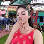 Sanam Shetty Instagram - My First and Only selfie at Bigg Boss house😍❤️. Oh what a journey it was! The season 4 ends with so many memories for us contestants and the entire crew who made sure we were in the best hands👏👏 Huge thanks guys🙏 I was lucky enough to meet u all finally. Adios BB ❤️🙋 My very best wishes to all the contestants. God bless u all with success in ur forthcoming ventures🎊 #BigBoss4Tamil #bestselfieever #loveubigboss #finalecelebrations #goodnightpeeps🤗 @vijaytelevision @endemolshineind