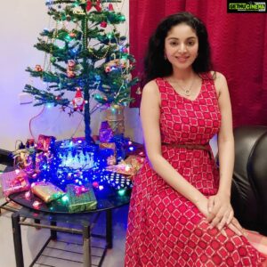Sanam Shetty Instagram - Make everyday a celebration of Life❤️

#red #newyearvibes💫 #happyweekend