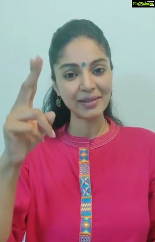 Sanam Shetty Instagram - The New Year is here with new promises and new beginnings🌟✨ Only we can bring the changes we want. Let's resolve to elect the TRUE representatives of our PEOPLE in the #TNElections2021. LIKE, SHARE Support Facebook page - TNElectionsCEO @ceo_tamilnadu #UngalLikeUngalVakkurudhi #Voteku_like #sanam #happynewyear2021