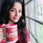 Sanam Shetty Instagram - Andha cup illena enna indha cup iruke! 😉 My very own coffee cup from Big Boss house! Sooooo many lovely memories ❤️ Wishing good luck to all my friends inside BB for the forth coming weeks. May the most deserving win🤘 @vijaytelevision @endemolshineind @endemol_shine #iloveyoubigboss #bigboss4tamil #levista #bigbossmemories #coffeelover❤️ #winthecup🏆 #missyoubb