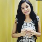 Sanam Shetty Instagram - Don't judge someone based on appearance. Looks can be seriously deceiving! 💛🤍🖤 #teatime☕️ #happyevenings❤️ #mondaymusings
