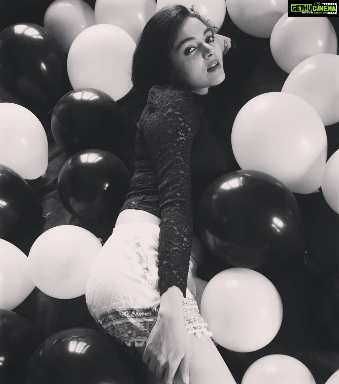 Sanam Shetty Instagram - B&W Challenge Accepted @imleena.1 sweets🤗🤍🖤🤍🖤🤍🖤🤍🖤🤍🖤🤍🖤🤍🖤🤍🖤🤍 . But this should be more than just 'trend of the day'! . At some point in our lives we have all encountered unnecessary competitive vibes, being judged, body shamed, faced misplaced jealousy about a male's attention and so much more - all from another woman! . It's high time for Women to stand up FOR each other and WITH each other🤝❤️ . Clicks by @drx.photography✨ #b&wchallenge #womensupportingwomen #womenempowerment💞 #happymorning☀️