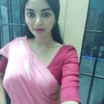 Sanam Shetty Instagram - The last person you think of before you sleep - that's where your heart is ❤️. . . #pinklove 💞 #loveandlighttoall❤️💫 #loveisneverwrong💝 #satinsaree #traditionalselfie