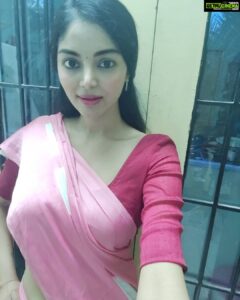 Sanam Shetty Instagram - The last person you think of before you sleep - that's where your heart is ❤️. . . #pinklove 💞 #loveandlighttoall❤️💫 #loveisneverwrong💝 #satinsaree #traditionalselfie