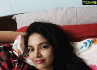 Sanam Shetty Instagram - Your Life is TODAY❤️! Yesterday is gone and tomorrow may never come! . #twilightmusings #nowisallyouhave❤️ #homesafehaven #goodevening💋