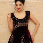 Sanam Shetty Instagram - May the holy month of Ramzan bring Love and Harmony in everyone's lives🤗🏵️ Ramadan Mubarak dear friends 🤗🤗 . @vivid_impressions__ @uma_mua_hairstylist . #festivemonth🎊🎉 #ramzanmubarak #healthandhealing #prayerstoall
