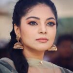 Sanam Shetty Instagram - It is not the strongest of the species that survive, nor the most intelligent, but the one that's most responsive to change! . We can and will adapt to this too💝 . . @diadembridal @vivid_impressions__ @uma_mua_hairstylist #lockdownrules #fightingcorona #loveandlighttoall❤️💫