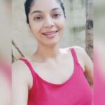 Sanam Shetty Instagram - Each of our contribution is required to make this lockdown effective! Lets save ourselves and our world by just staying indoors 😊👍 . . Mighty thanks to the Doctors, Nurses, other Healthcare professionals, Police force and everyone out there putting their life at risk to control public movement 🙏🙏 . . #21dayslockdown🇮🇳 #fightingcorona #stayindoors #obeyrules #letscooperatetogether