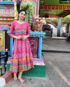 Sanam Shetty Instagram - Seeking blessings..at the feet of Goddess Kaali 🤗❤️ . The Divine mother who protects her children.. The Fierce force of transformation.. The Truthful destroyer of evil. . . May her blessings be showered upon all of us 🤗❤️ . #goddesskaali🙏 #thedivinemother #loveandlighttoall❤️💫 #swordofwisdom #thepowerofvoice #thepoweroflove❤️ #firewithinus🔥 #protectorofwomen #ourmotherdurga 🙏🔥 Bangalore, India