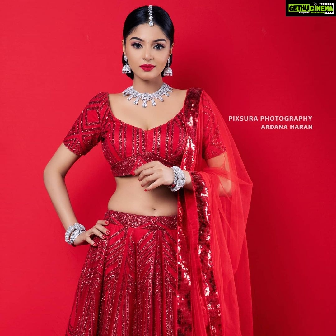 Sanam Shetty Instagram - RED ❤️ . . . . Wedding Fever Magazine (Malaysia) Photography - @suthanviran from @pixsura_photography Make Up - @hariharanarasu from @ardanaharanbridal Hairstyling - @dharmen_sha_dave Designer wear - @ardanaharan Jewelry - @ardanaharanbridal #internationalads #magazineshoot🎀 #malaysiacalling🇲🇾 #redbrides ❤️