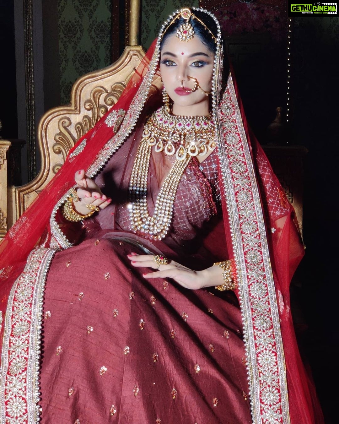 Sanam Shetty Instagram - FREEDOM on our mind. FAITH in our system. PRIDE in our hearts. SALUTE to our golden legacy..INDIA ❤️ Happy Republic Day ! Click from the Wedding Vows Shoot collection❤️ #proudindianwoman #statesofindia