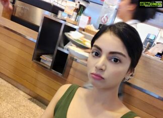 Sanam Shetty Instagram - Bye bye Bangkok!! 🙁☹️👋 Kapunkap🙏🙏 Il miss everything...food ..fun..fashion..love❤️❤️✨✨ #airportdiaries✈️✈️ #travelbug #byebangkok🇨🇷 #untilnexttime❤️ Dumoung Airport