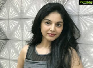 Sanam Shetty Instagram - It's never too late to be what you might have been❤️ Makeover by @anushkasalonandspa @bridal_makeup_artist_shibani mam #Mondayvibes