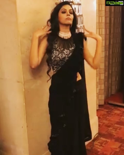 Sanam Shetty Instagram - At the SIFA Awards 2019 ! Best regards Ajith Menon sir for a fabulous event yet again ππππ Wearing a fine Georgette black ruffled saree with lace silver crop styled by Saadhana from @adhiktha_by_sn (Pondicherry) π€π MUH by Uma @makeupartist_yakshi π Jewellery by @chennai_jazz VC : @tigersachi π€ PC :Gany Krish @vivid_impressions__ π€ More pix coming up! #sifa #blacktonight #glitznglam Hilton Chennai