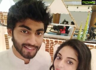 Sanam Shetty Instagram - Pic of the day I guess ❤ Goodnight ya'll 😘 #malaysiacalling🇲🇾 #littlethings