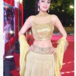 Sanam Shetty Instagram - Privileged to witness the spectacular evening to celebrate 60 glorious years of the legend Kamal Hassan sir 🎊👏🎀 Wearing the lovely pale yellow bridal lehenga by @studio149 . Tnx a lot Swati and Vaishali 🤗😘 MUH by Uma @makeupartist_yakshi Accessories by Jazz Fashion Jewellery @chennai_jazz @vijaytelevision #60yearsofkamalhassan #kondattam