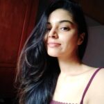 Sanam Shetty Instagram - Too early to wake up or too late to sleep !?☀️ Have a glorious day folks 💜 Catch u later with a surprise 🍜🙋 can u guess? #justsayinghi✌ #freshfacefriday
